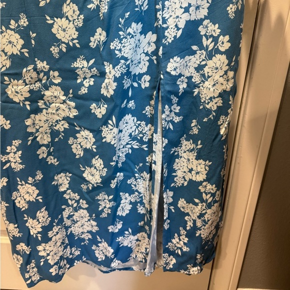 Old Navy Blue Floral Midi Dress - Picture 2 of 5